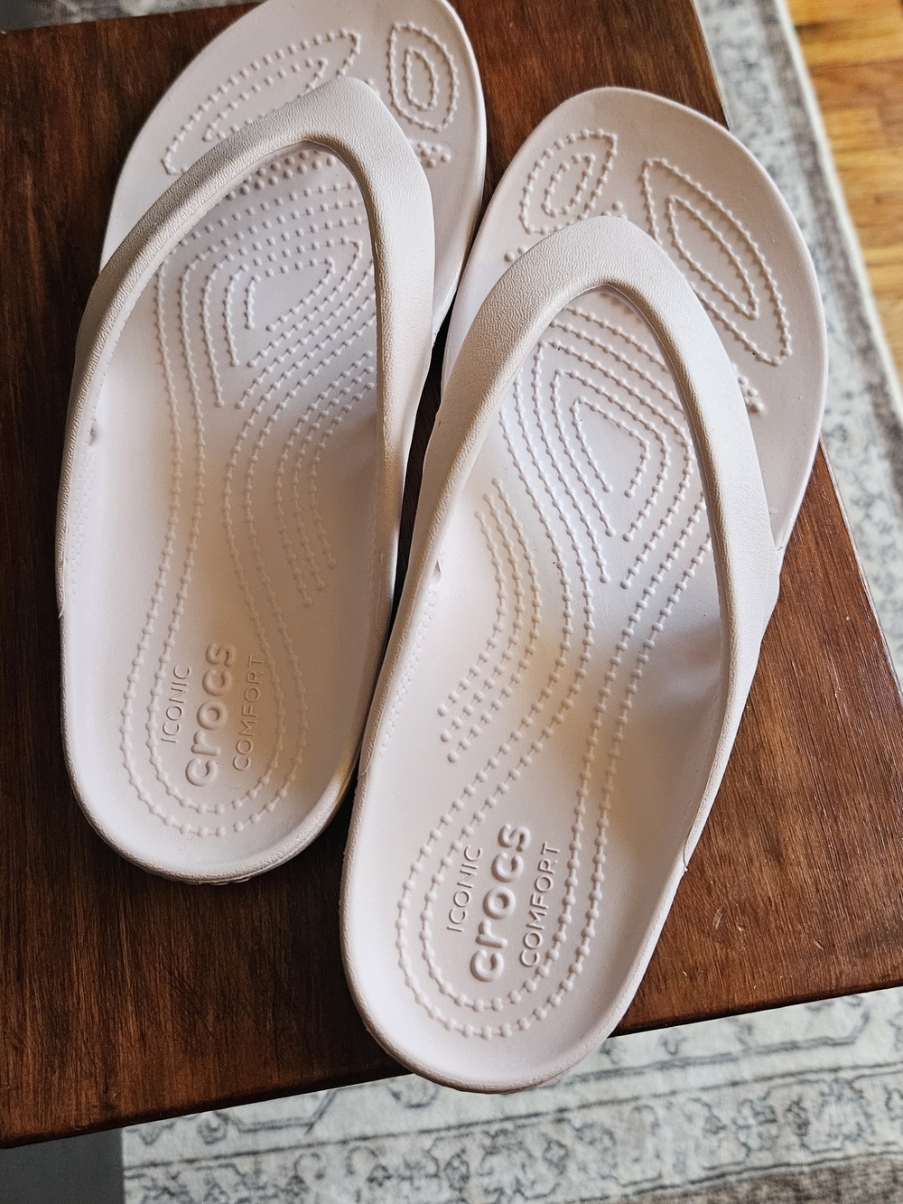 CROCS Women’s Isla Flip Sandals in Blush